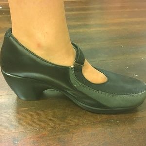 *SOLD* Naot mary jane heels--like new!